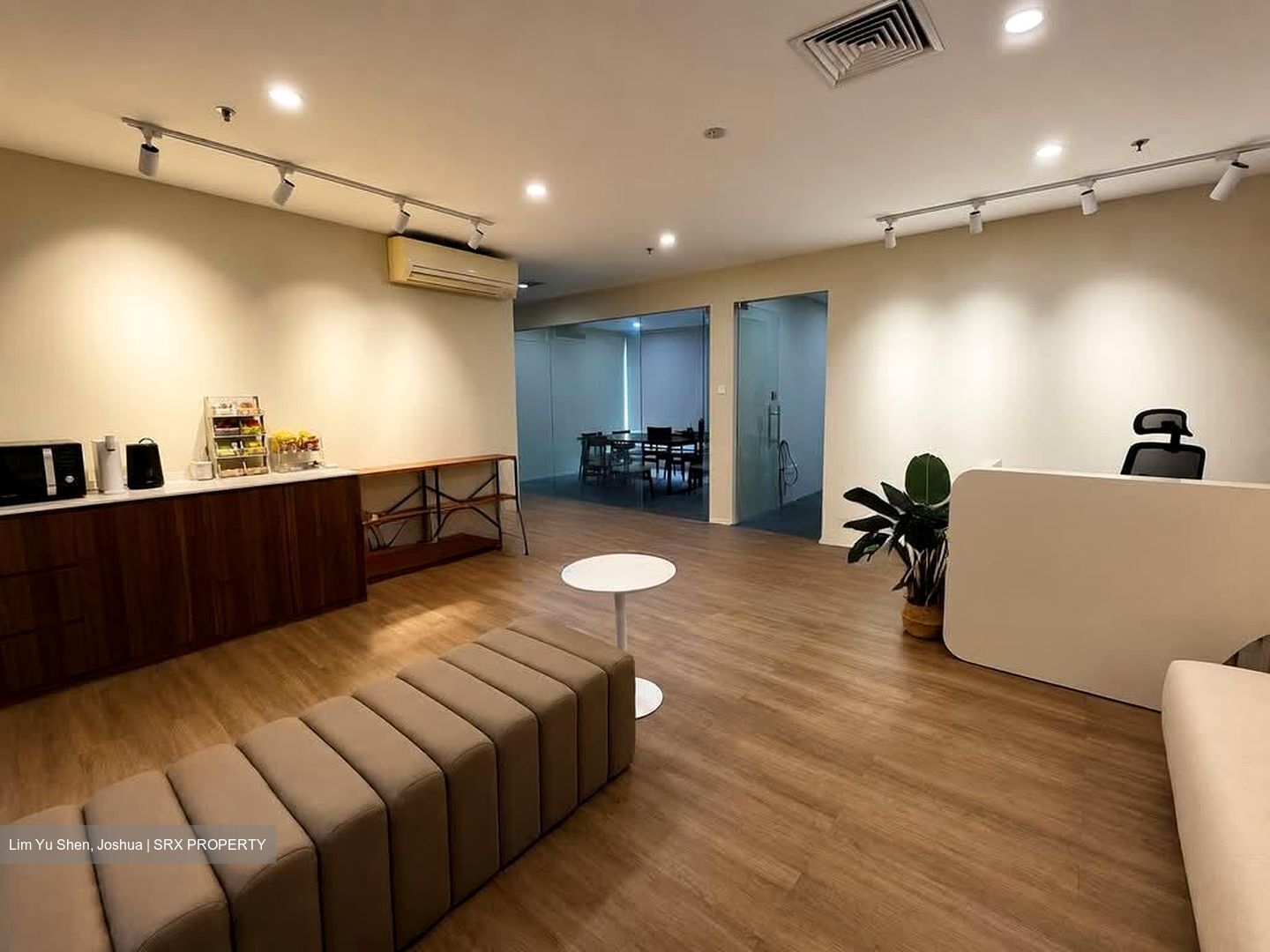 Beauty World Plaza (D21), Retail #593477601